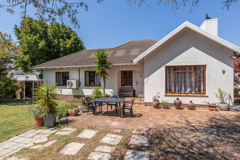 To Let 3 Bedroom Property for Rent in Meadowridge Western Cape